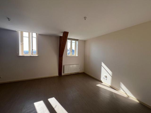 Location Appartement 2 pièces 64m²