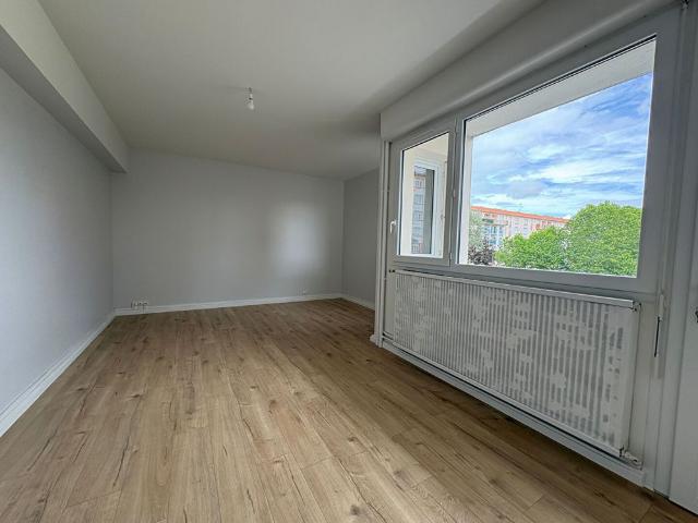 Location Appartement 2 pièces 65m²