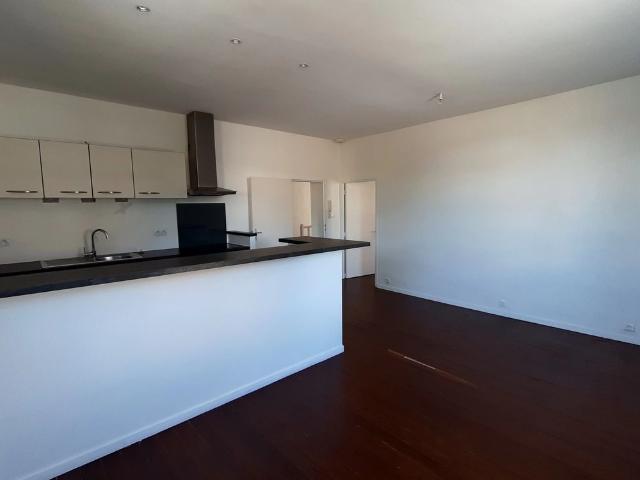 Location Appartement 2 pièces 65m²