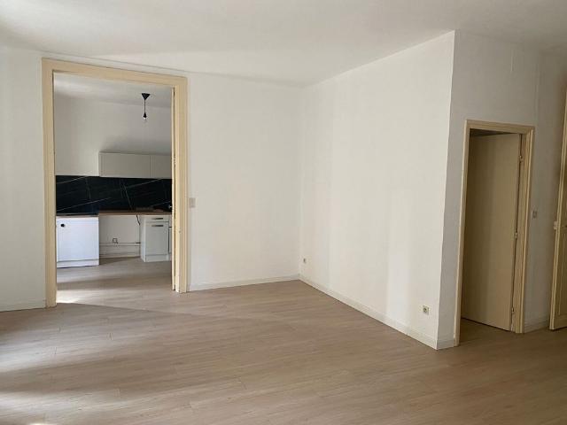 Location appartement 2 pièces, 66.85m², Bédarieux