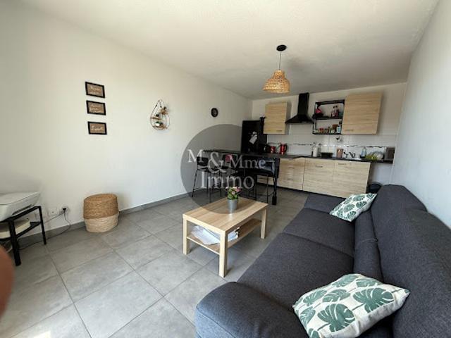 Location Appartement 2 pièces 66 m2 Marseille 5ème