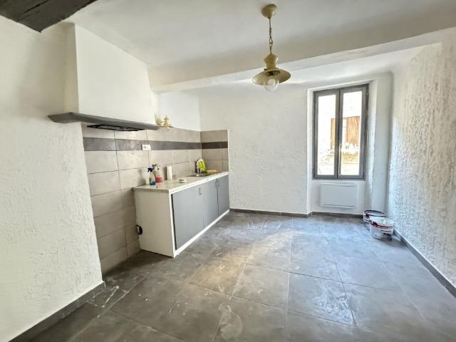 Location Appartement 2 pièces 66m² TOURVES 83170