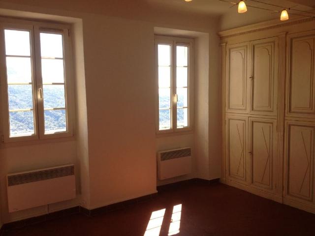Location Appartement 2 pièces 68m² CARROS 06510