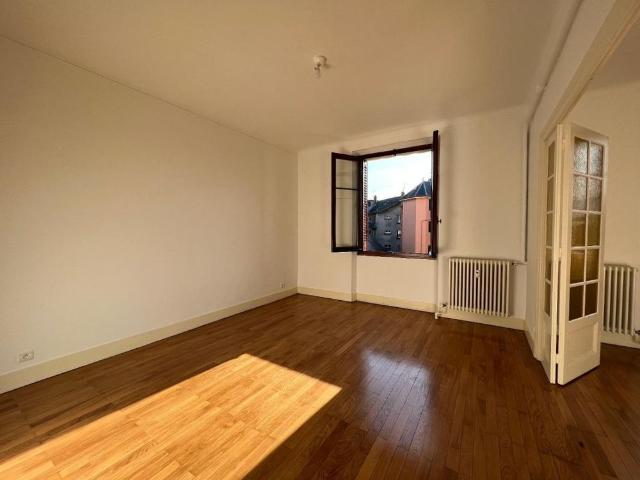 Location Appartement 2 pièces 68m² CHAMBERY 73000