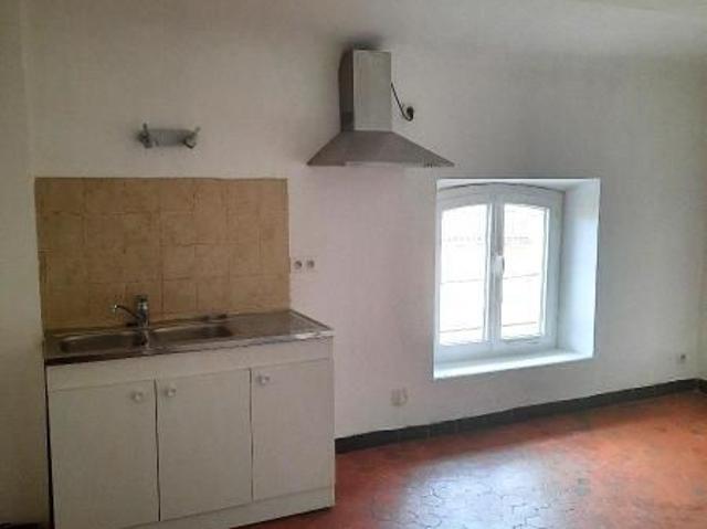 Location Appartement 2 pièces 73m² AUPS 83630