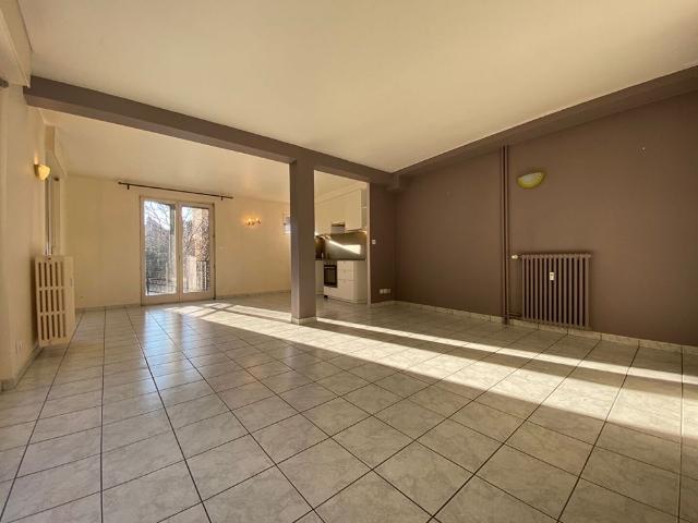 Location Appartement 2 pièces 70m² BESANCON 25000