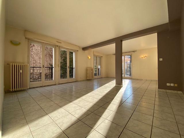 Location Appartement 2 pièces 70m² BESANCON 25000
