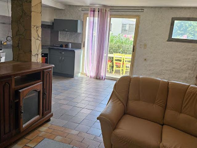 Location Appartement 2 pièces 75 m2 Serignan
