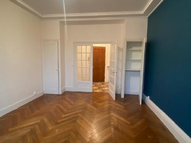 Location Appartement 2 pièces 76 m2 Lyon 7ème