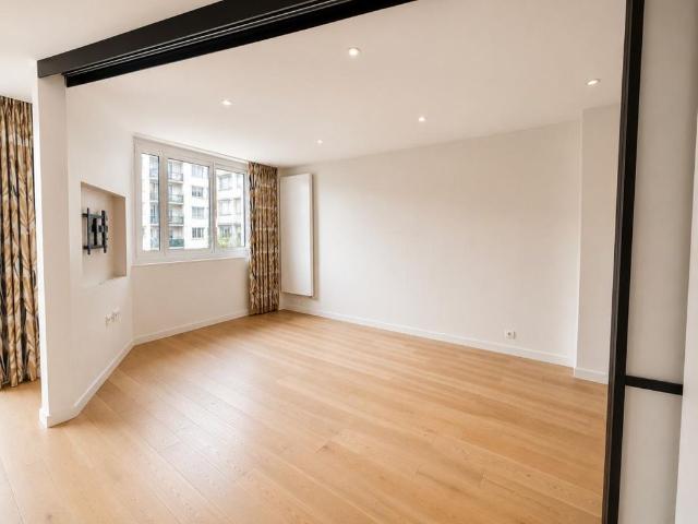 Location Appartement 2 pièces 80m² PARIS 17ème