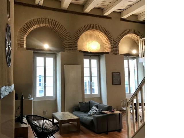 Location Appartement 2 pièces 82m² CAHORS 46000