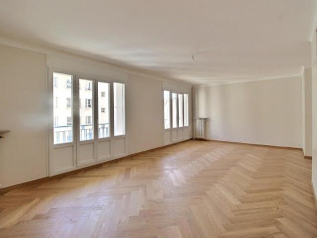 Location Appartement 2 pièces 84 m2 Marseille 8ème