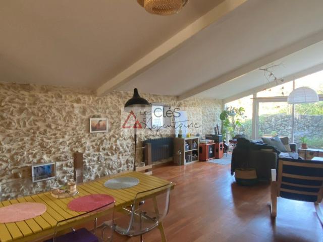 Location Appartement 2 pièces 84m² PODENSAC 33720
