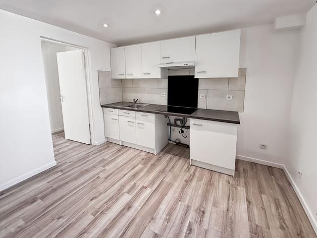 Location appartement 2 pièces, 20.99m², Corbeil Essonnes