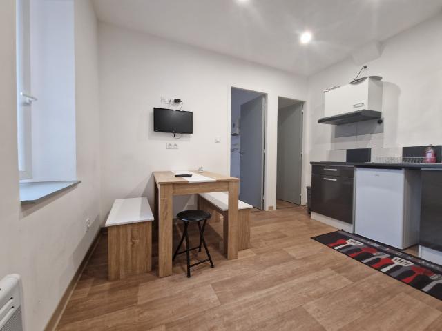 Location Appartement 2 pièces 22m² ST CHELY D APCHER 48200