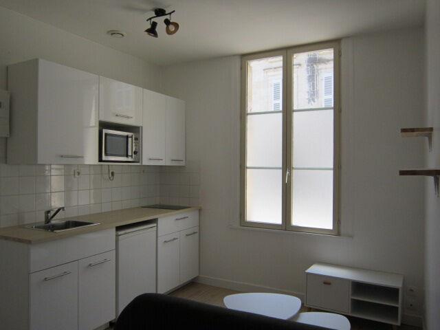 Location appartement 2 pièces, 27.00m², Fontenay le Comte