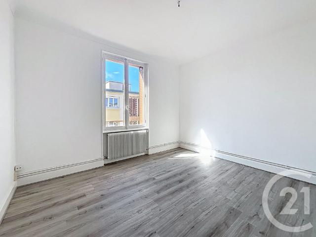 Location Appartement 2 pièces 27m² CLERMONT FERRAND 63000