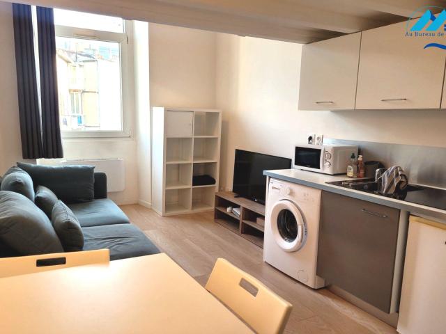Location Appartement 2 pièces 27m² MARSEILLE 6ème