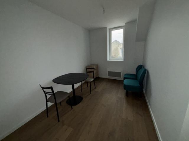 Location Appartement 2 pièces 27m² SABLE SUR SARTHE 72300
