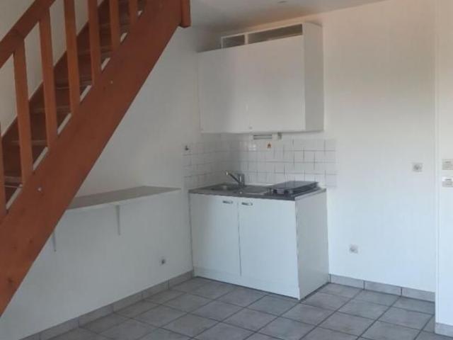 Location Appartement 2 pièces 27m² STE GENEVIEVE DES BOIS 91700