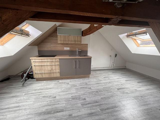 Location appartement 2 pièces, 25.50m², Neuville aux Bois