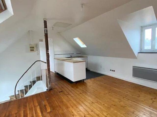 Louer appartement de 2 pièces 25 m² 375 € à Saint Quentin 02100: une annonce Arthurimmo.com