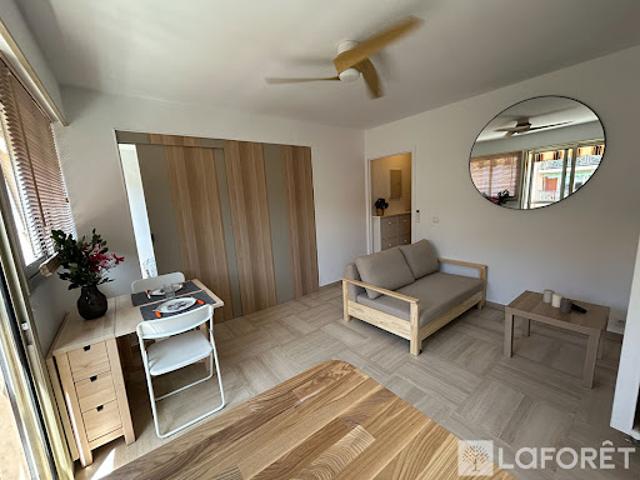 Location Appartement 2 pièces 28.02 m2 Hyeres