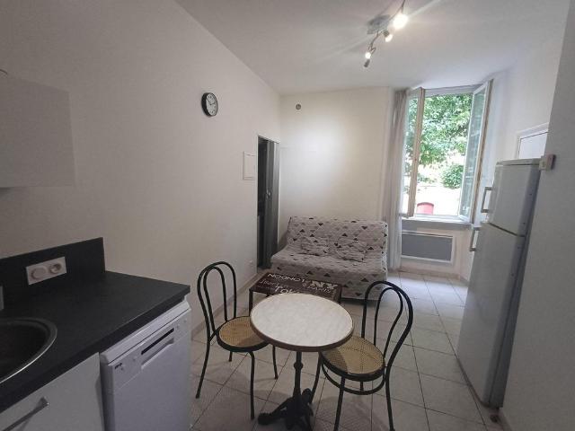 Location Appartement 2 pièces 28m² MILLAU 12100