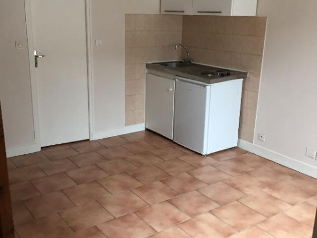 Location appartement 2 pièces, 29.00m², Orléans