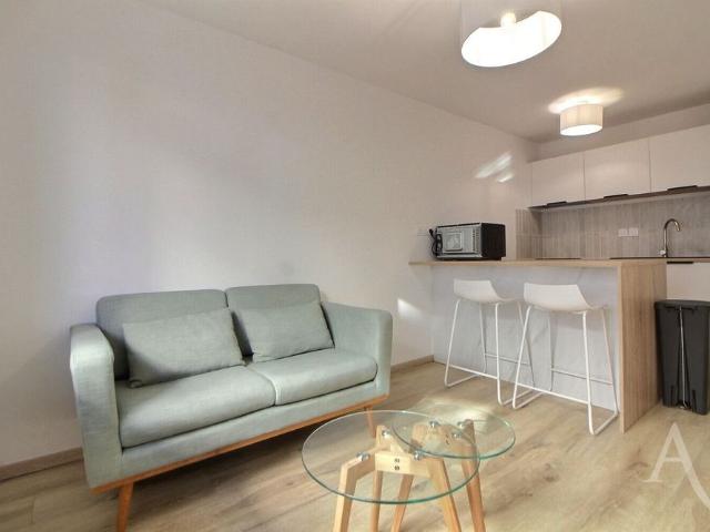 Location appartement 2 pièces, 29.09m², Bègles