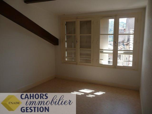Location Appartement 2 pièces 29m² CAHORS 46000