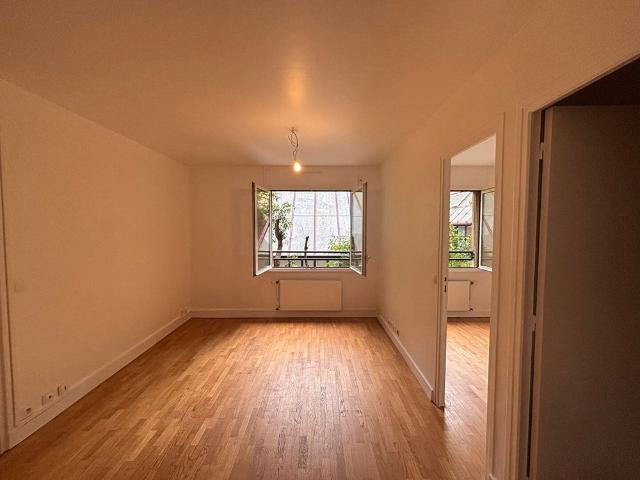 Location appartement 2 pièces, 33.25m², Paris 03
