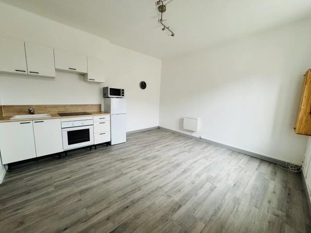 Louer appartement de 2 pièces 33 m² 470 € à Saint Quentin 02100: une annonce Arthurimmo.com