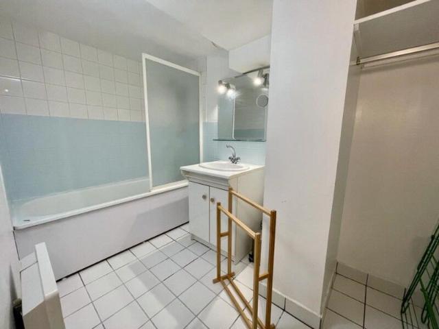 Location Appartement 2 Pièces 33 m² Meublé