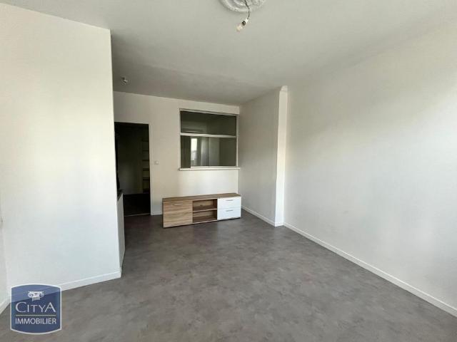 Location Appartement 2 pièces 33m² LAVAL 53000