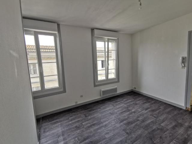 Location appartement 2 pièces, 30.04m², Rochefort