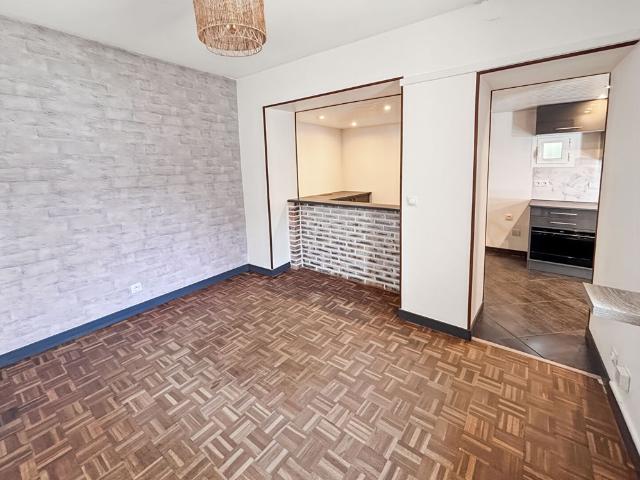 Location appartement 2 pièces, 30.28m², Corbeil Essonnes