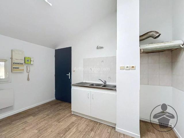 Location Appartement 2 pièces 30 m2 à Saint Médard de Guizières