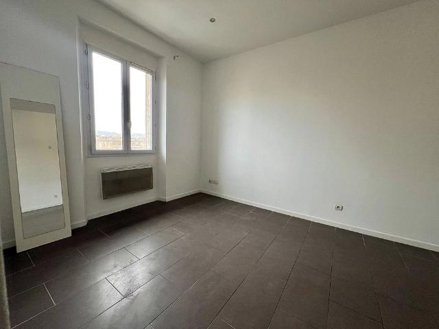 Location Appartement 2 pièces 30m² MARSEILLE 5ème