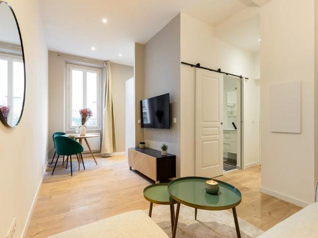 Location Appartement 2 pièces 30m² MARSEILLE 6ème