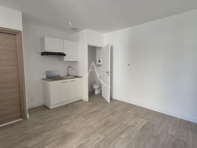 Location appartement 2 pièces, 32.79m², Saint Jean d'Angély