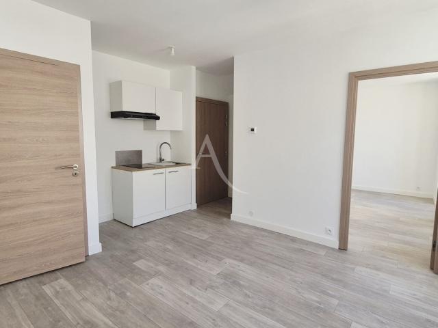 Location appartement 2 pièces, 32.00m², Saint Jean d'Angély