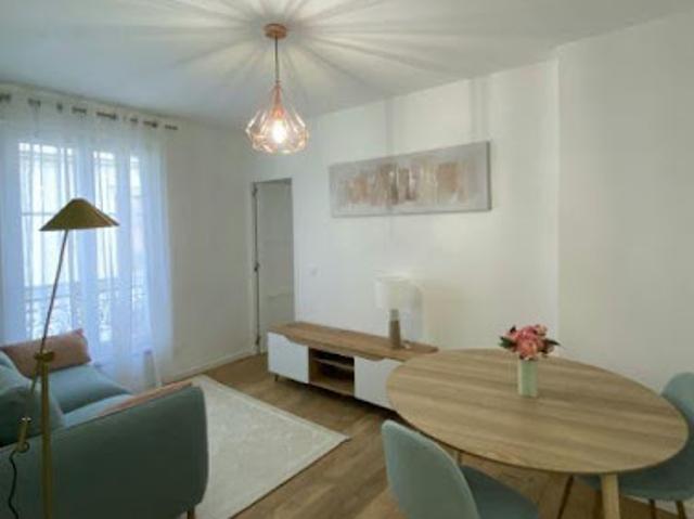 Location Appartement 2 pièces 32 m2 Paris 18ème