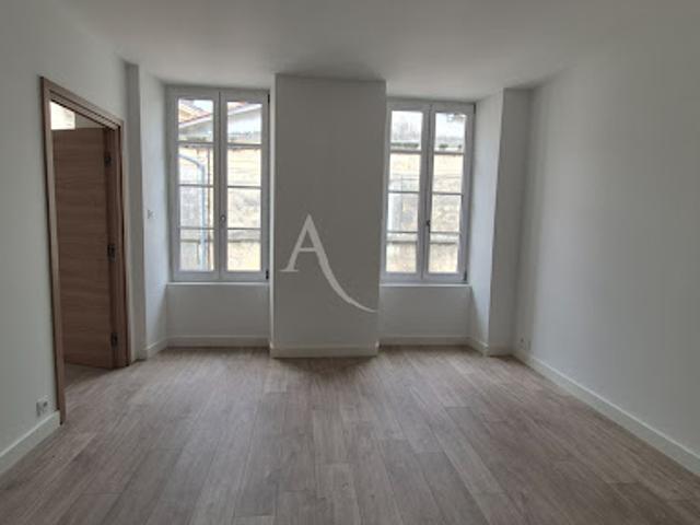 Location Appartement 2 pièces 32 m2 Saint Jean d'Angély