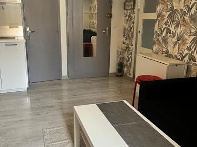 Location Appartement 2 pièces 32 m2 Simiane Collongue