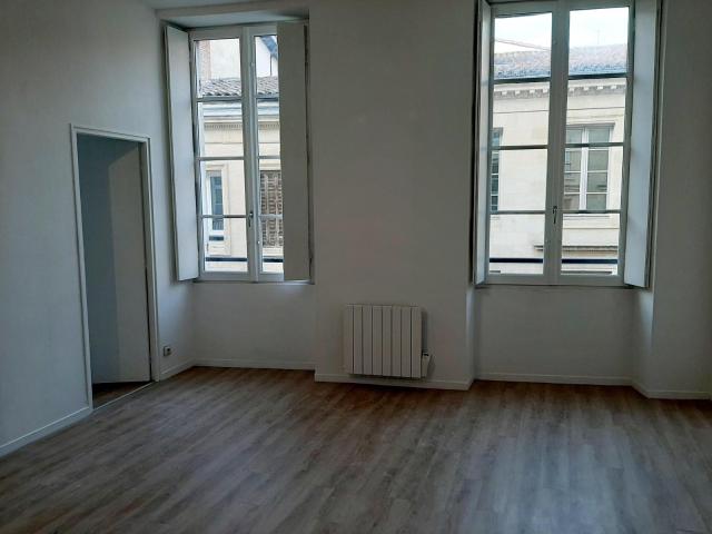 Location Appartement 2 pièces 32m² BORDEAUX 33000