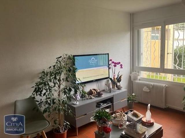 Location Appartement 2 pièces 32m² PLAN DE CUQUES 13380