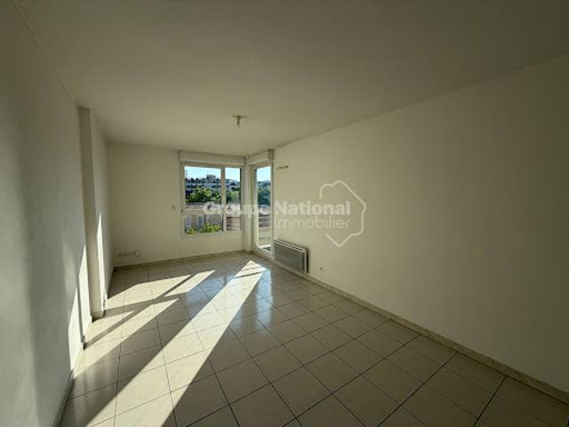 Location Appartement 2 pièces 37.94 m2 Nimes