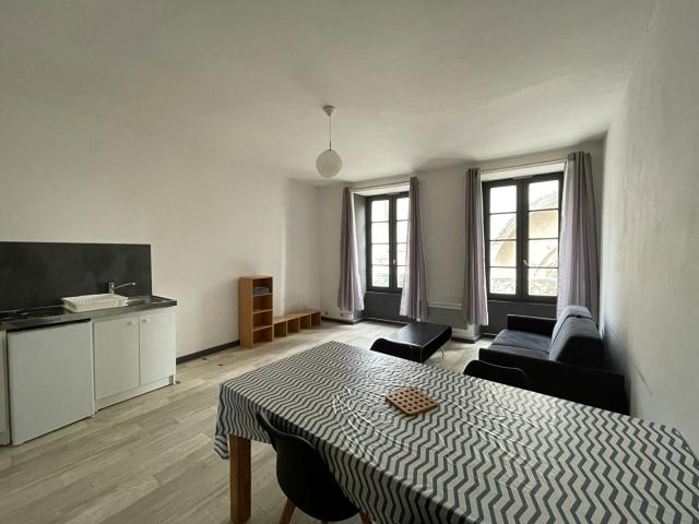 Location appartement 2 pièces, 37.00m², Fontenay le Comte