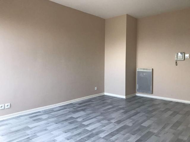 Location appartement 2 pièces, 37.00m², Mantes la Jolie